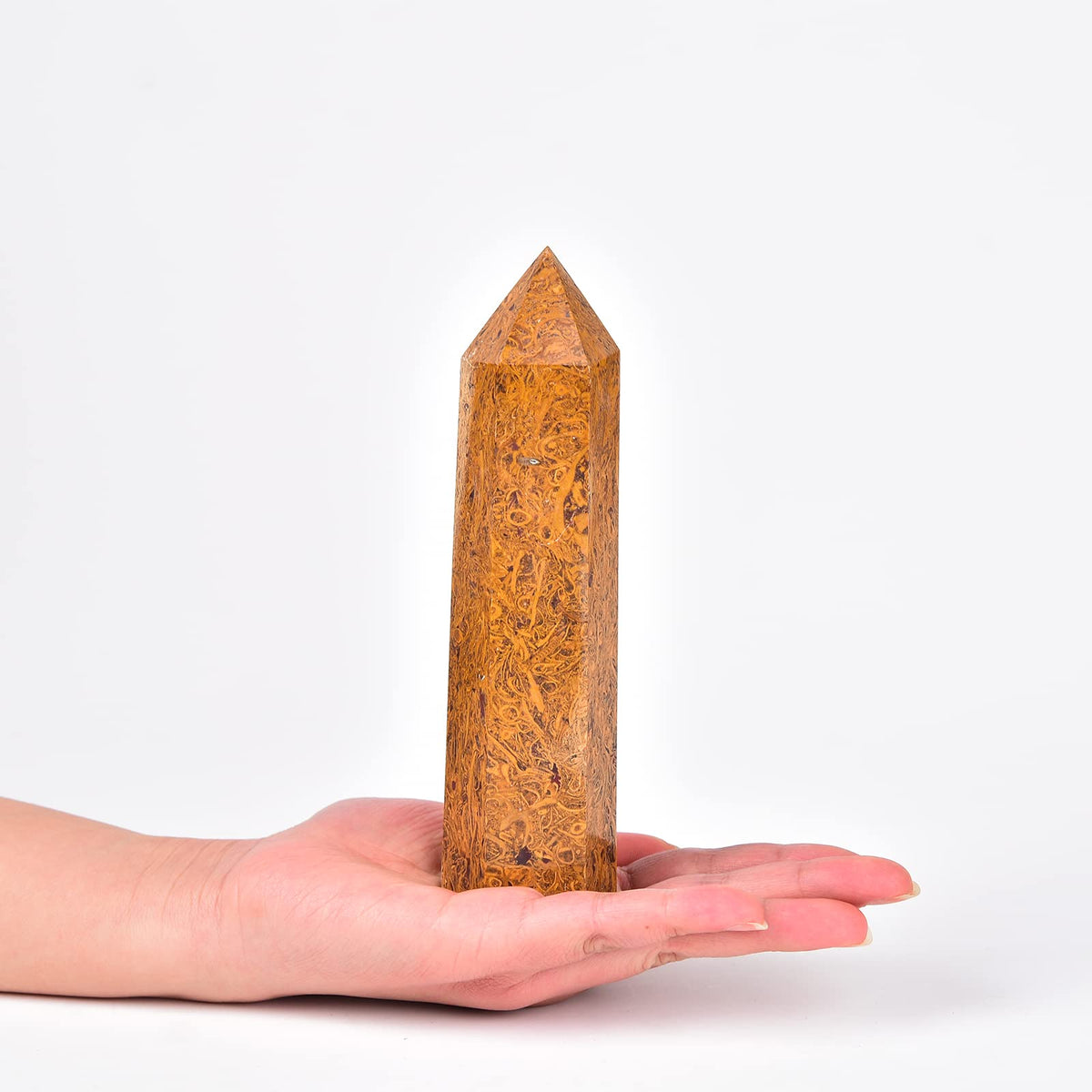 JIC Gem obelisco cristal dorado, torre decorativa que potencia la armonia del espacio.