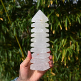 JIC Gem torre cristal cuarzo claro, base estable para decoración zen.