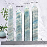 Torre de cristal trolleita de JIC Gem en mesa decorativa