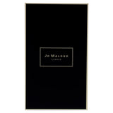 Vela Jo Malone Lima, albahaca y mandarina, ambiente decorado con frescura y elegancia
