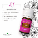 Joy: primer plano del aceite esencial para perfumar naturalmente.