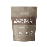 Just Ingredients proteína de caldo de huesos chocolate en vaso, fuente de proteína para recuperación muscular