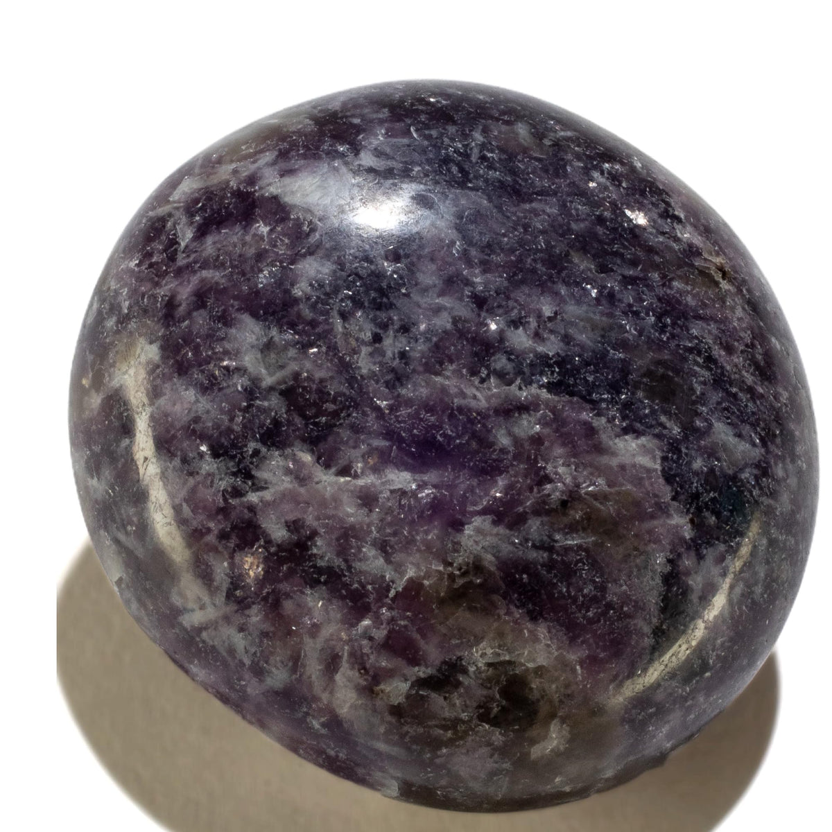 Kalifano Lepidolita palma: piedra en mano para calma y enfoque meditativo