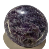 Kalifano Lepidolita palma: piedra en mano para calma y enfoque meditativo