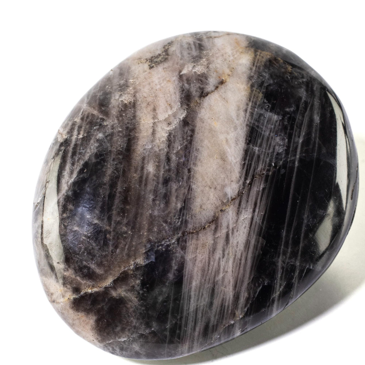 KALIFANO piedra palma luna negra, enfoque en energía calmante para relajación diaria.