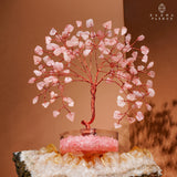 KARMAPLEDGE: ambiente sereno para rituales o meditaciones simples, con cuarzo rosa.