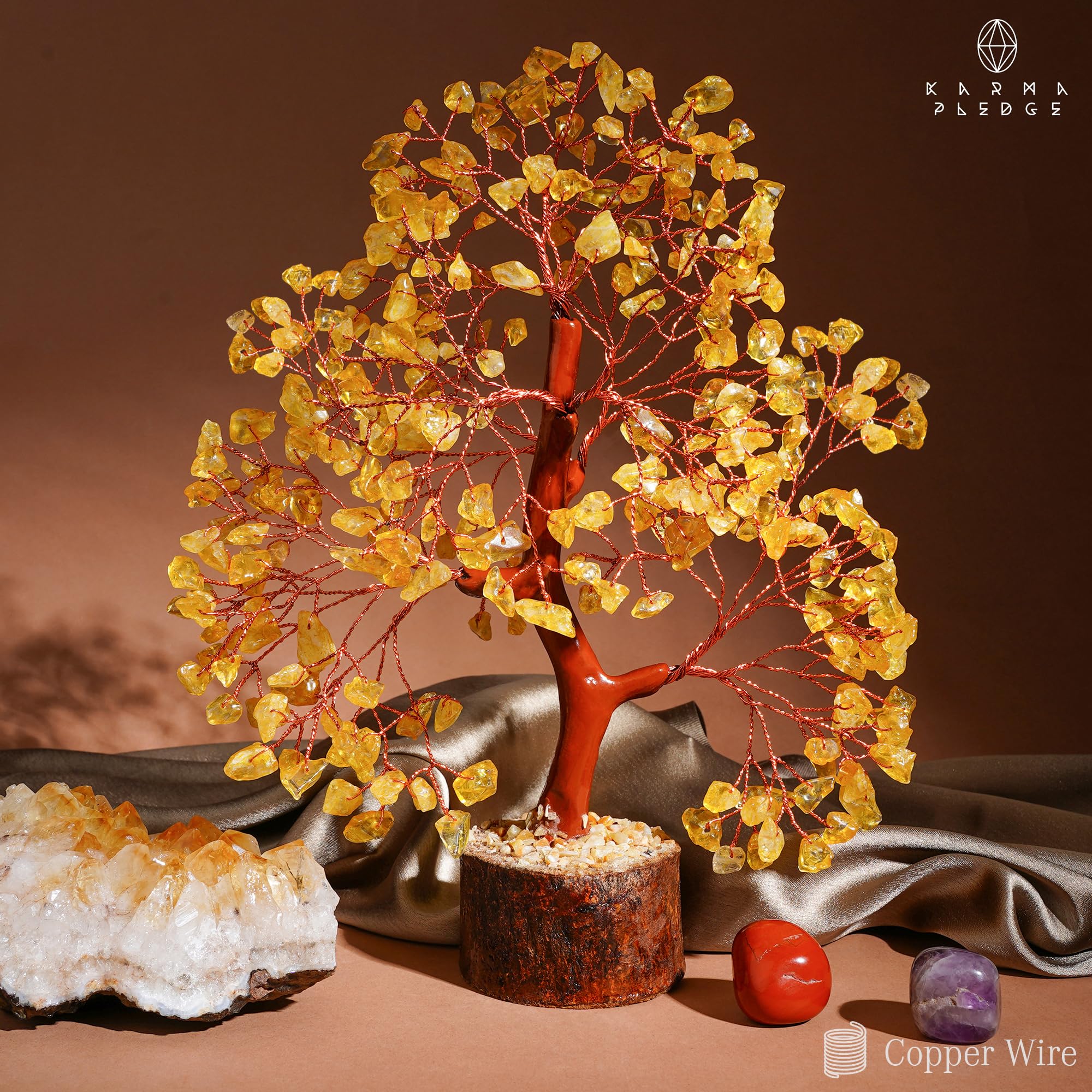 KARMAPLEDGE Detalles artesanales y cuentas naturales para un toque decorativo y suave.