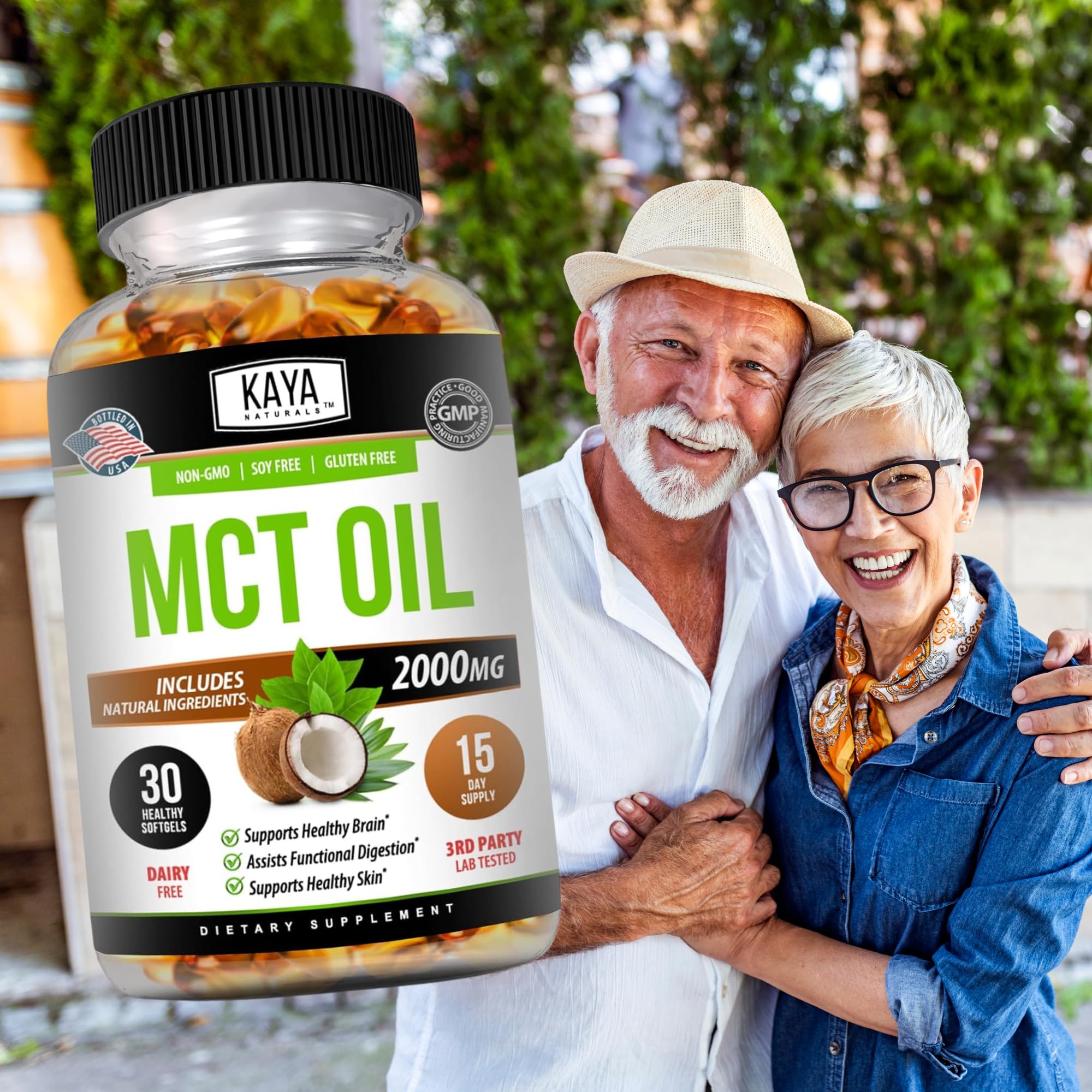 Kaya Naturals persona usando cápsulas en rutina diaria.