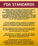 Kirkman Yeast Aid Advanced Formula, mano sosteniendo cápsulas, uso cómodo y hipoalergenico para dietas sensibles.