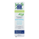 Kiss My Face Super White Gel Dental en tubo, blanquea suavemente y deja aliento fresco.