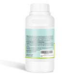 Textura cremosa cercana, preservada con Germall Plus para piel suave.