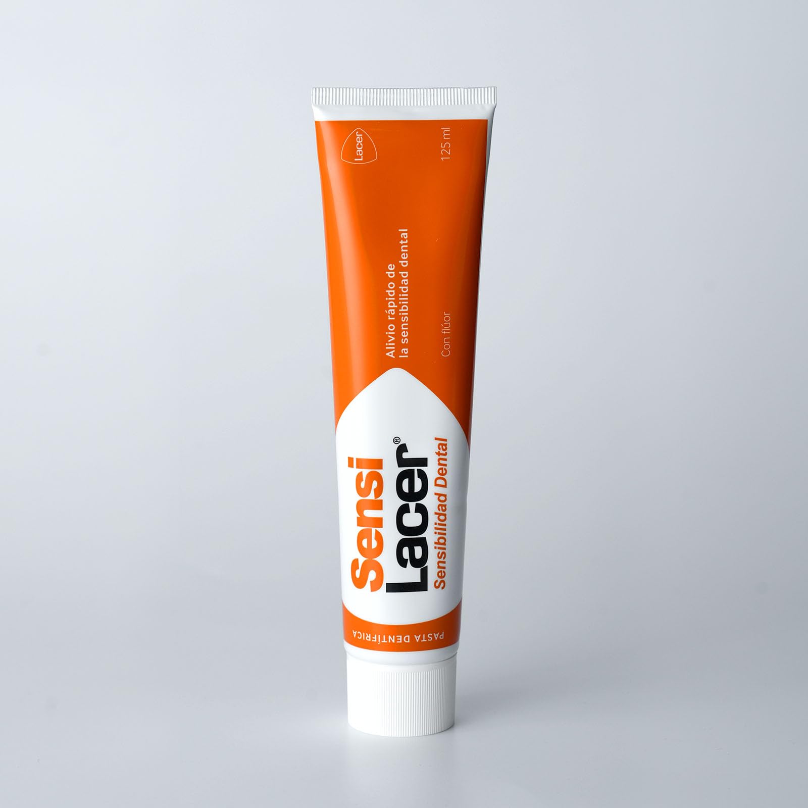 Lacer Sensilacer Pasta 125 ml, aplicación manual para sensación de suavidad.