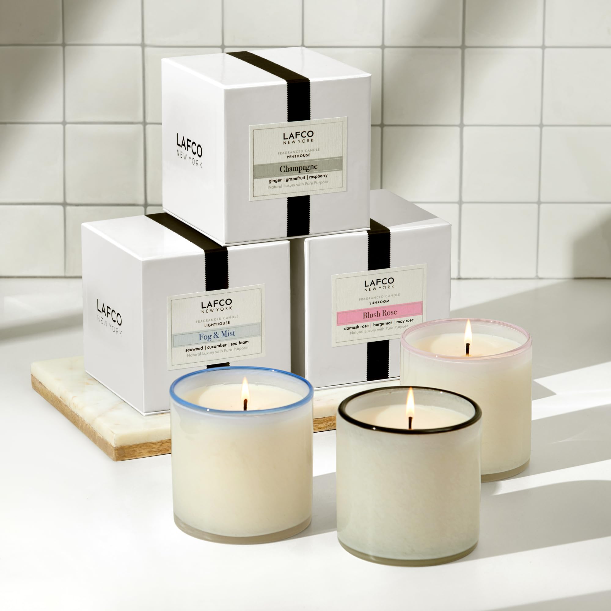 LAFCO New York Signature Candle Fog & Mist transporte a la atmósfera de un faro.
