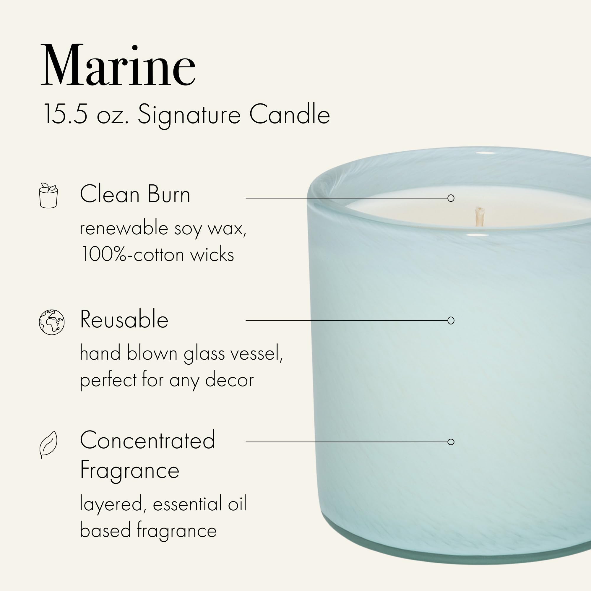 Vaso de vidrio soplado de LAFCO New York con vela marina para ambientar.