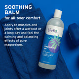 Life Flo Magnesio Gel aplicado en hombros para alivio suave.