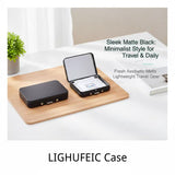 LIGHUFEIC estuche compacto con dimensiones 8,8 x 6,6 x 1,55 cm.