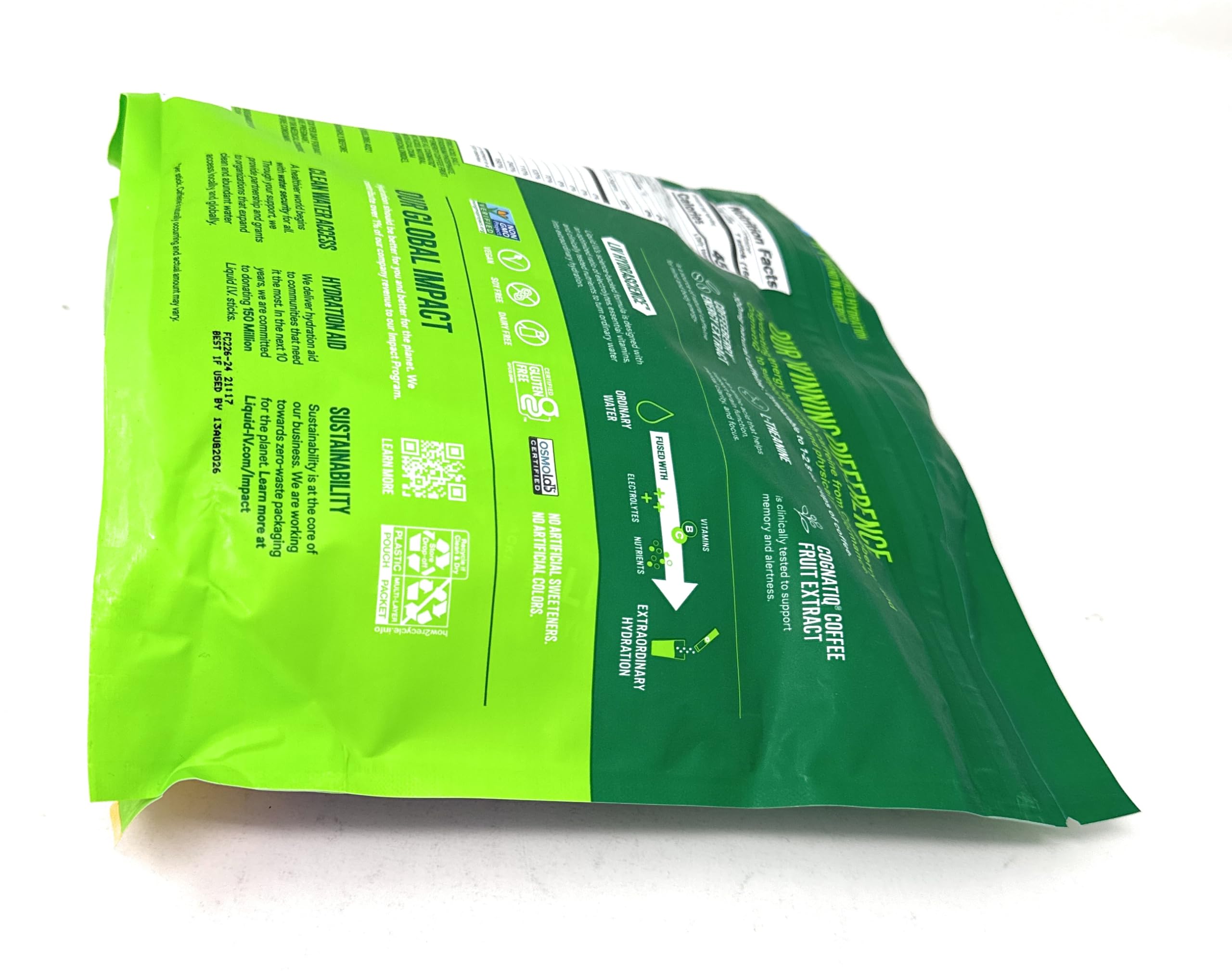 Liquid I.V. disuelto en 473 ml de agua, sabor agradable.