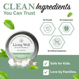 RE-MINTS de Living Well en la mano, diseño limpio y portable