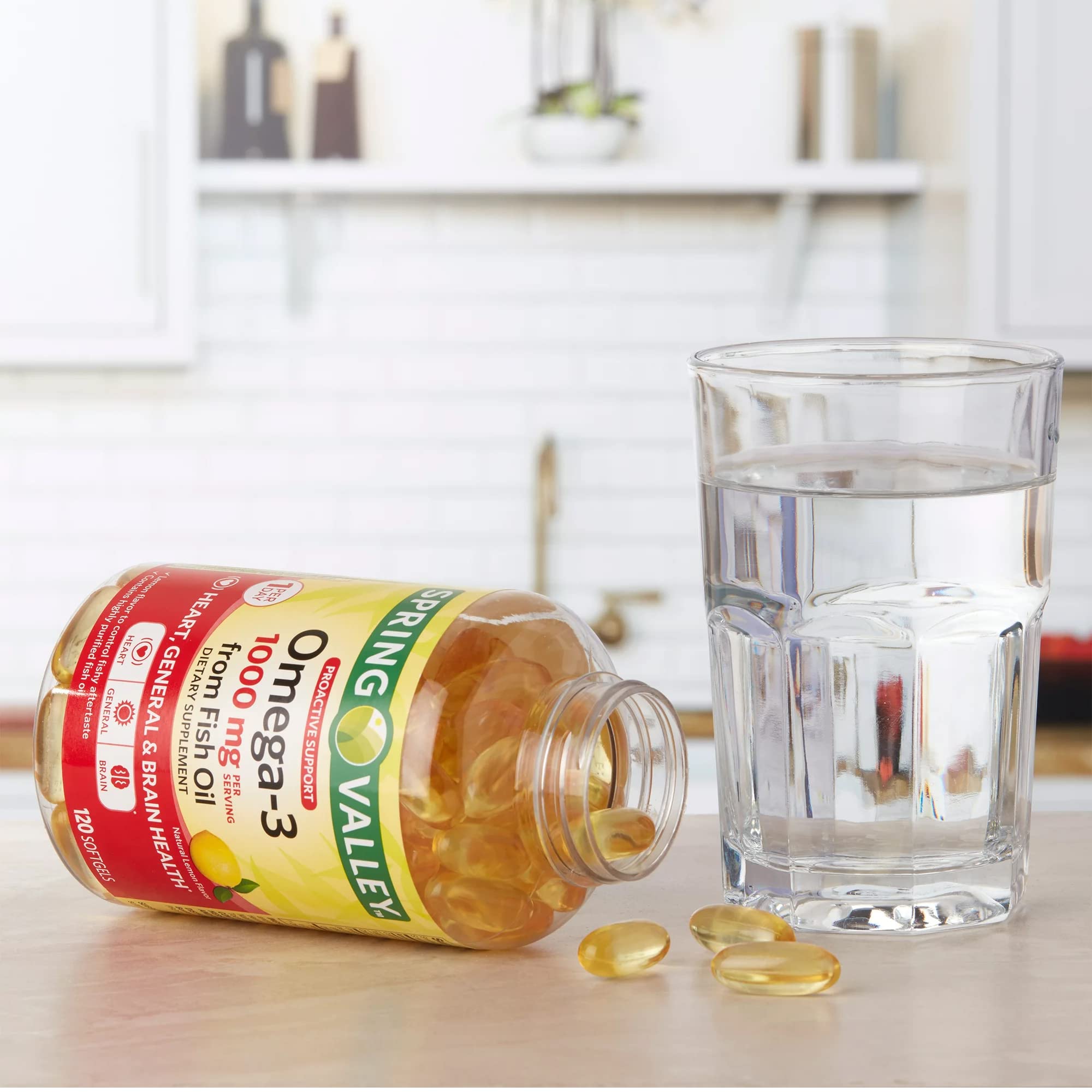 Etiqueta de LUAL Omega-3 con sabor limón natural para consumo cómodo.