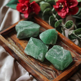 Luckeeper Aventurina Verde: cristales sin certificación para decoración de altar.