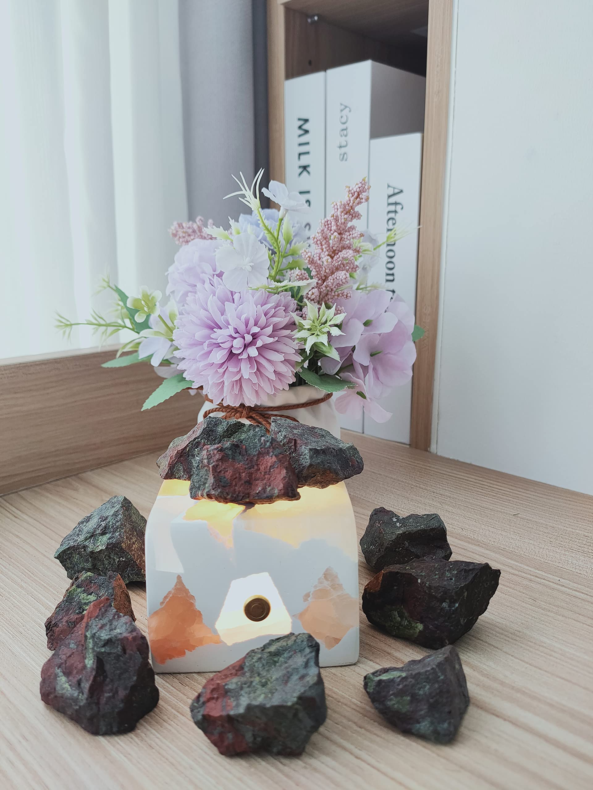 Luckeeper decoración de altar con piedras sangre de dragon para ambientación espiritual.