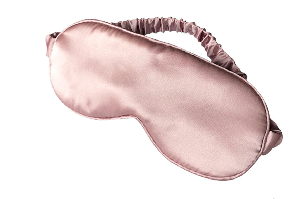 LULUSILK antifaz de seda rosa, vista frontal, descanso suave para dormir cómodo