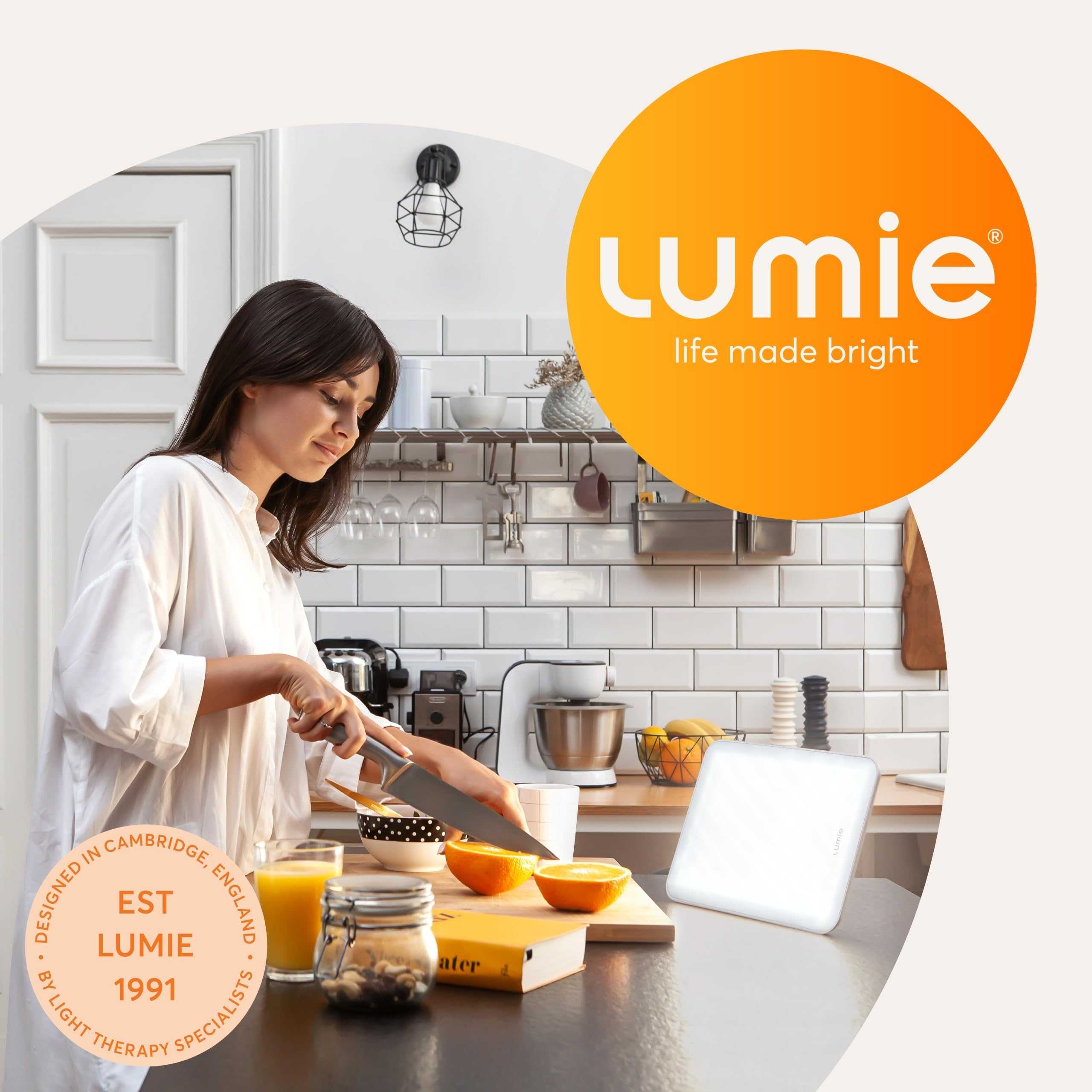 Lumie Vitamina L cuenta con soporte desmontable para facilitar transporte.