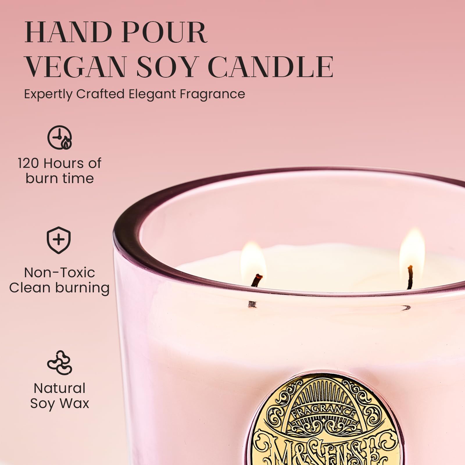 Vela M&SENSE encendida aporta iluminación suave para el hogar.