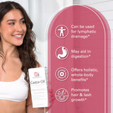 Masaje corporal suave con aceite de ricino M3 Naturals para humectación.
