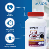 Persona masticando MAJOR Acid Gone tras una comida para digestión más cómoda.