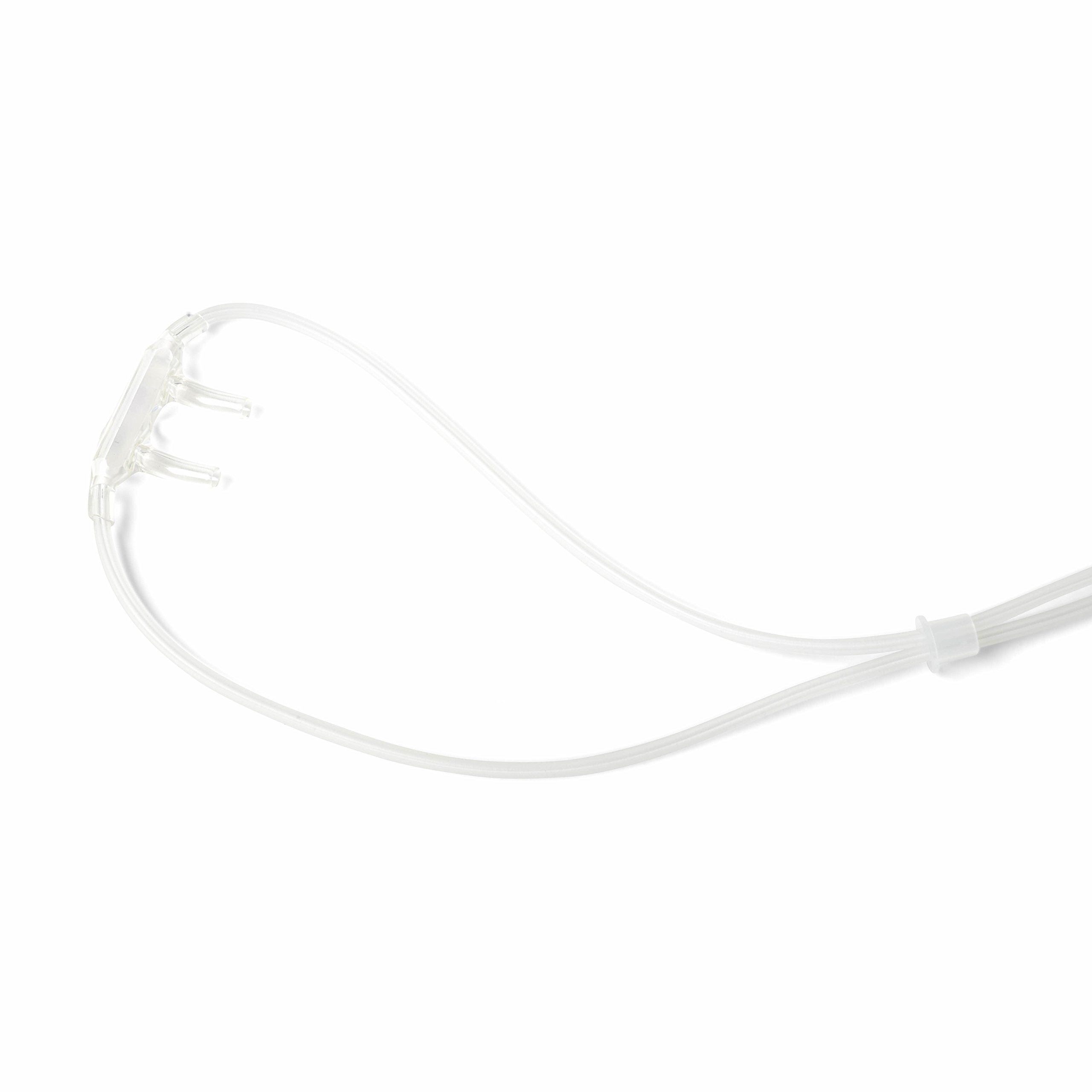 Medline Soft-Touch cánula con tubo de 4 pies para mayor libertad de movimiento.