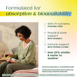 MegaFood, caja de multivitamina para mujer 55+, fácil organización de dosis.