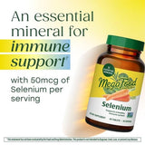 MegaFood Selenio, mezcla de alimentos y hierbas, destaca ingredientes naturales.