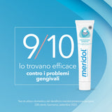 Textura cremosa de Meridol Dentífrico en primer plano, suave para la aplicación.