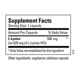 Metabolic Maintenance Lisina 500 mg, cápsulas en manos, formato fácil de tragar.