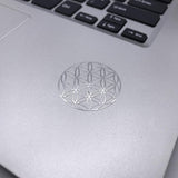 METAL ARTEM Acabado dorado: detalle premium para objetos y gadgets