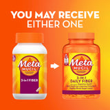 Tomar Metamucil en cápsulas con agua para una rutina sencilla.
