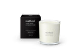 Vela Method Premium soy Vetiver Amber en frasco reciclable para un ambiente sereno.