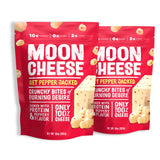 Moon Cheese Bites Pepper Jacked en empaque de dos paquetes de diez onzas, snack proteico práctico.