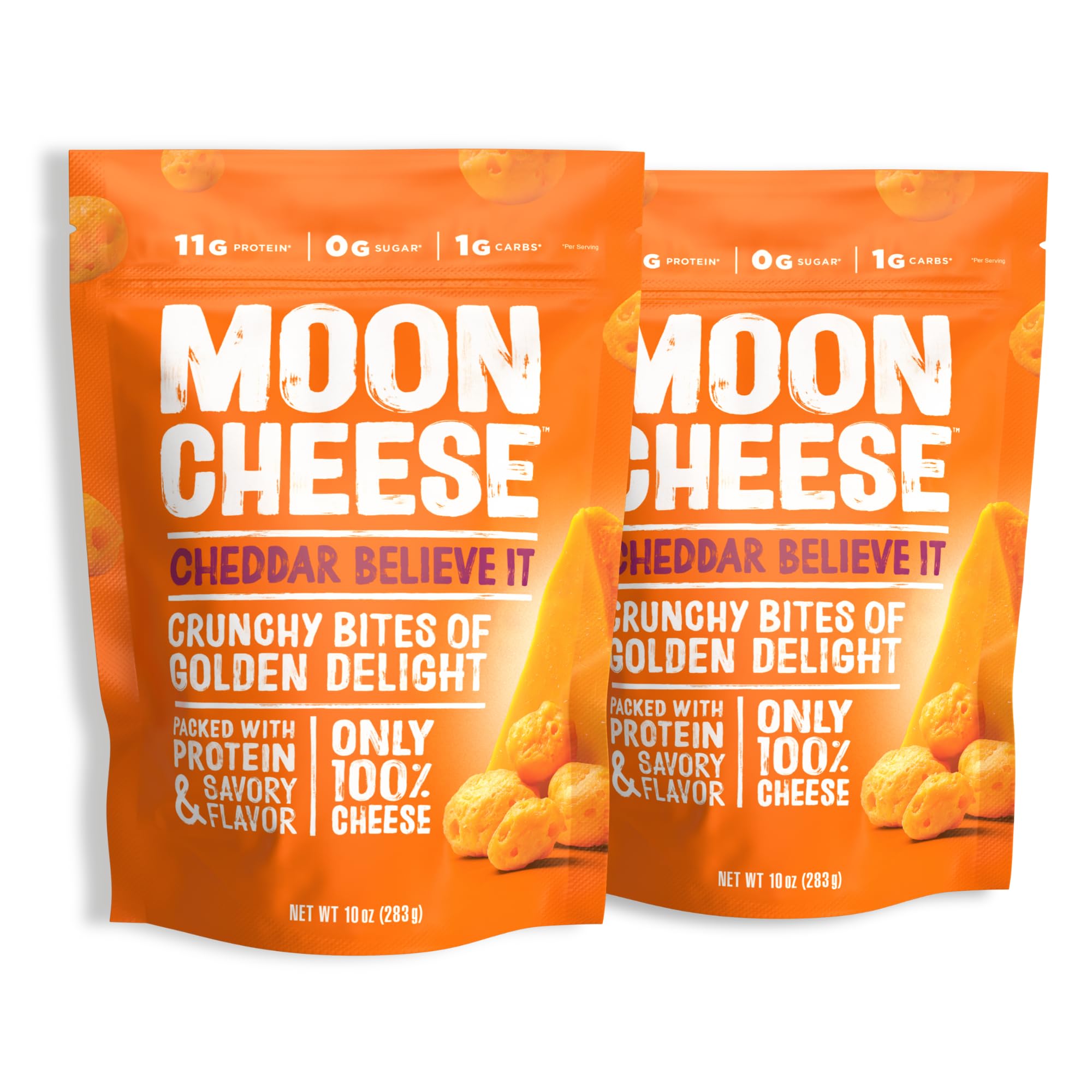Moon Cheese Cheddar Believe It, empaque frontal, snack crujiente y portátil para llevar.