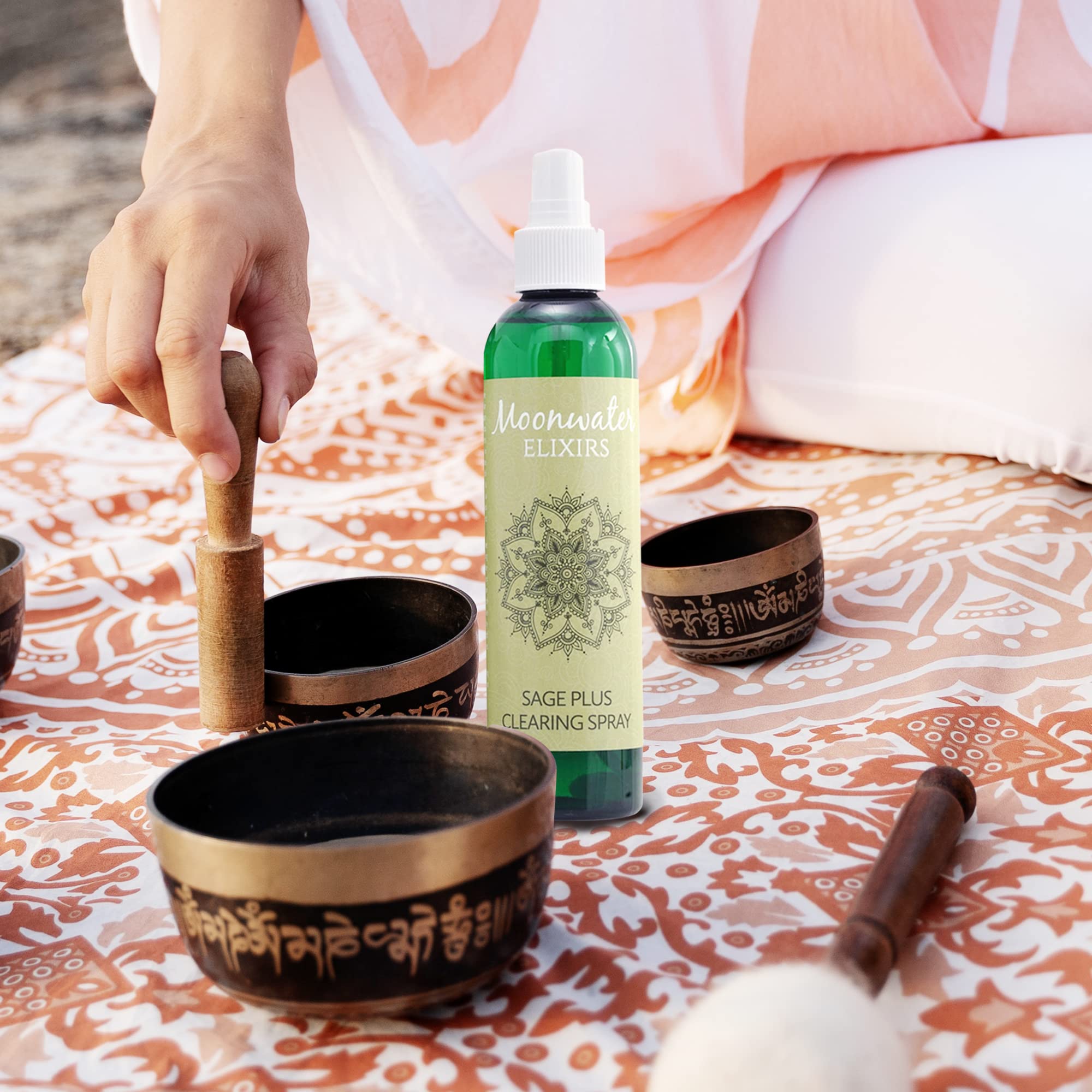Moonwater Elixirs spray de salvia blanca para dormitorio tranquilo y sueño.