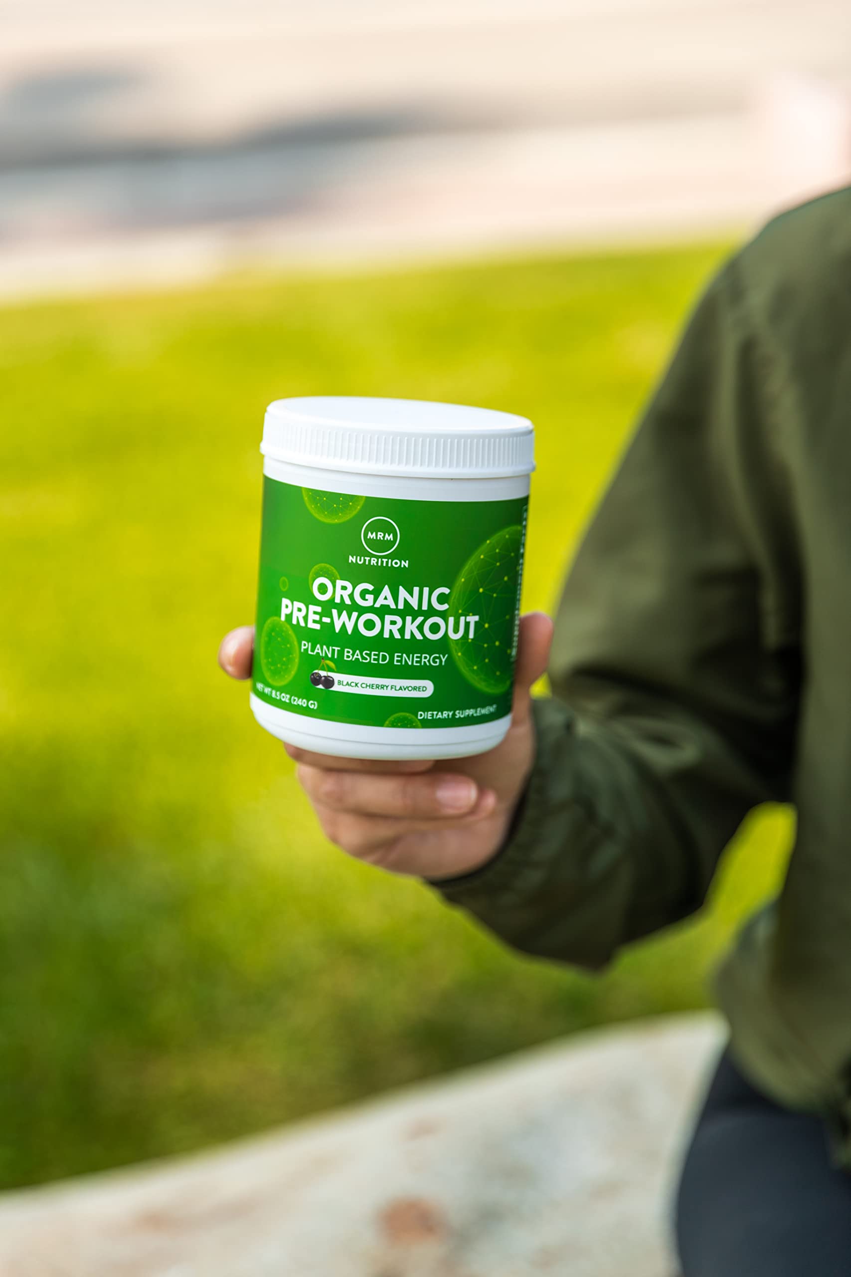 MRM Pre-entrenamiento orgánico, imagen de taza lista para mezclar.