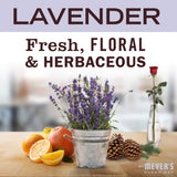 Composición de cera de soya y aceites esenciales en vela Lavanda de Mrs. Meyer’s.