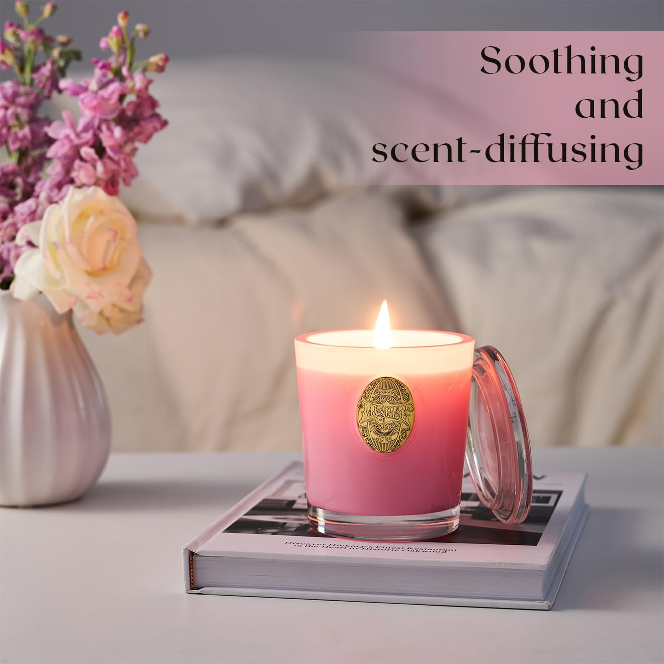 Vela M&SENSE con envase reutilizable, diseño elegante y práctico.