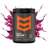 MTN OPS BCAA en polvo, mezcla en vaso para hidratación durante el entrenamiento.