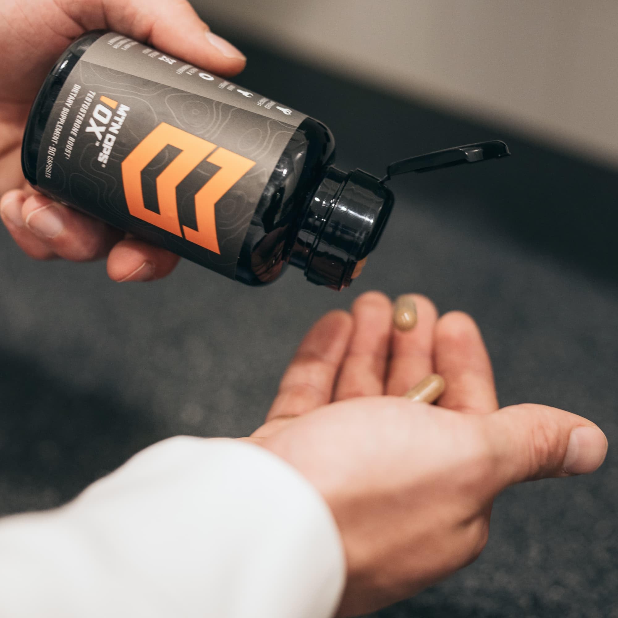 MTN OPS Ox Diurno: etiqueta destacada con información de ingredientes naturales
