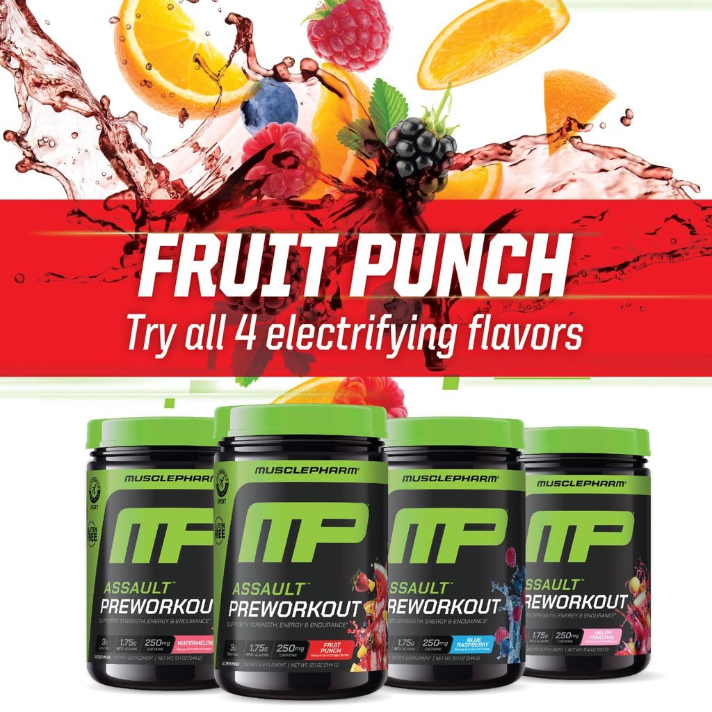 MusclePharm Assault, taza con agua mostrando sabor Fruta Punch