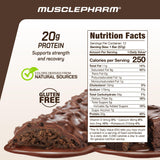 MusclePharm Combat Sport Bar textura crujiente, ideal como snack pre-entrenamiento.