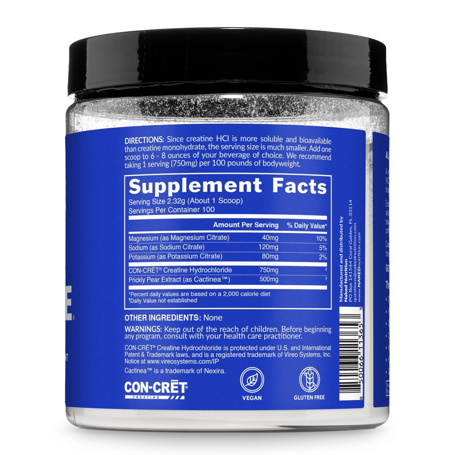 NAKED Lean Creatine HCl en manos, preparado para mezclar.