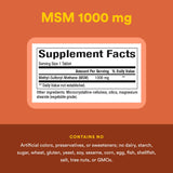 Natural Factors MSM, cápsulas en mano para consumo diario seguro y cómodo.